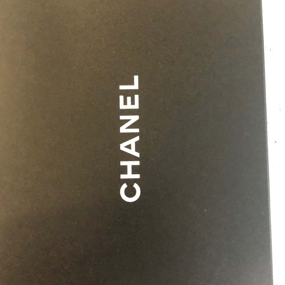 Chanel gold sneakers - Picture 2 of 11
